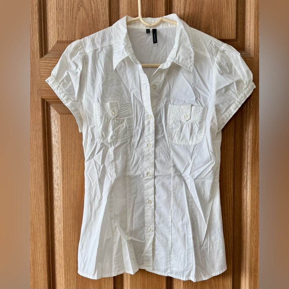 Maurices White Short Sleeve Button-Up Shirt Medium NWOT